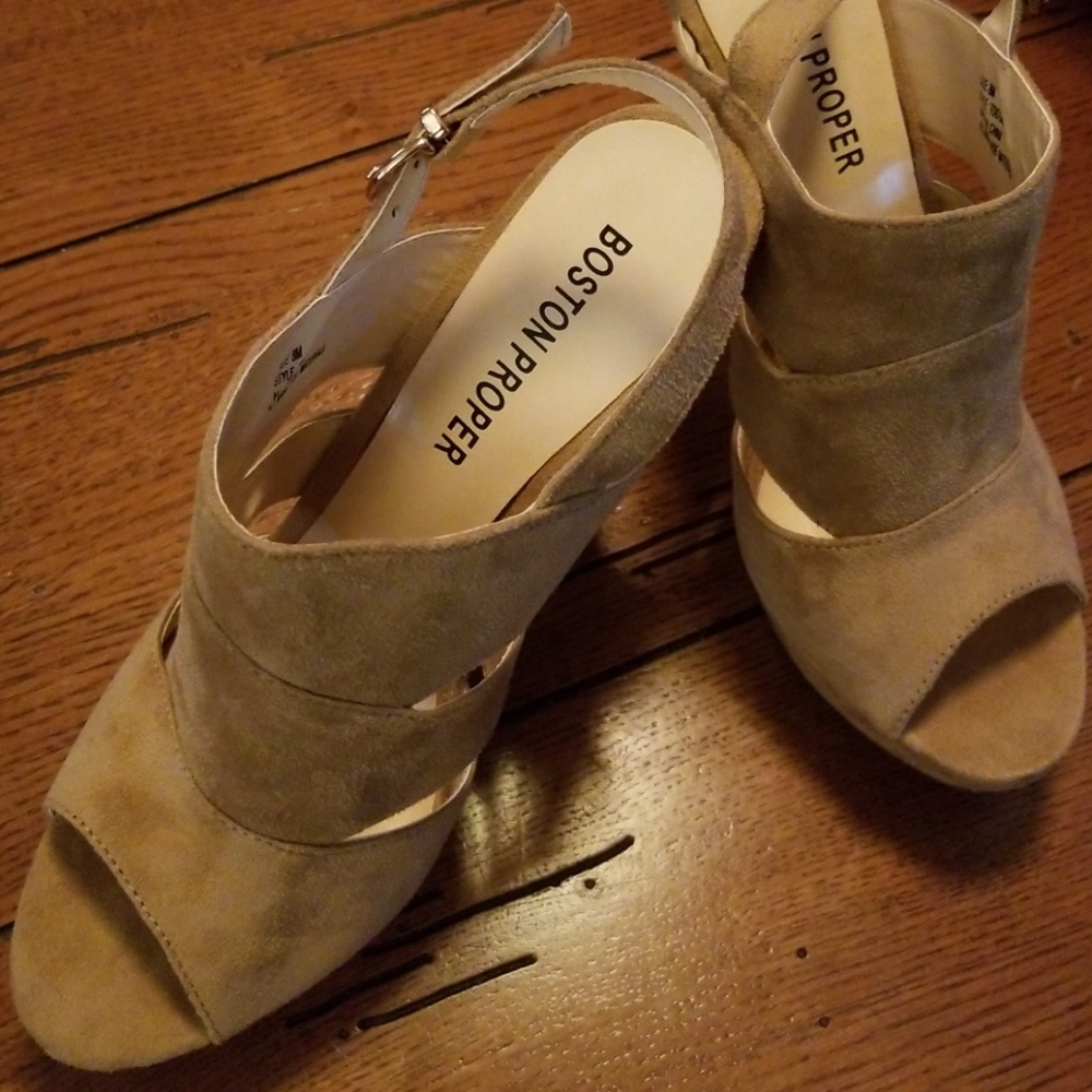 BOSTON PROPER PLATFORM HEELS NWOT